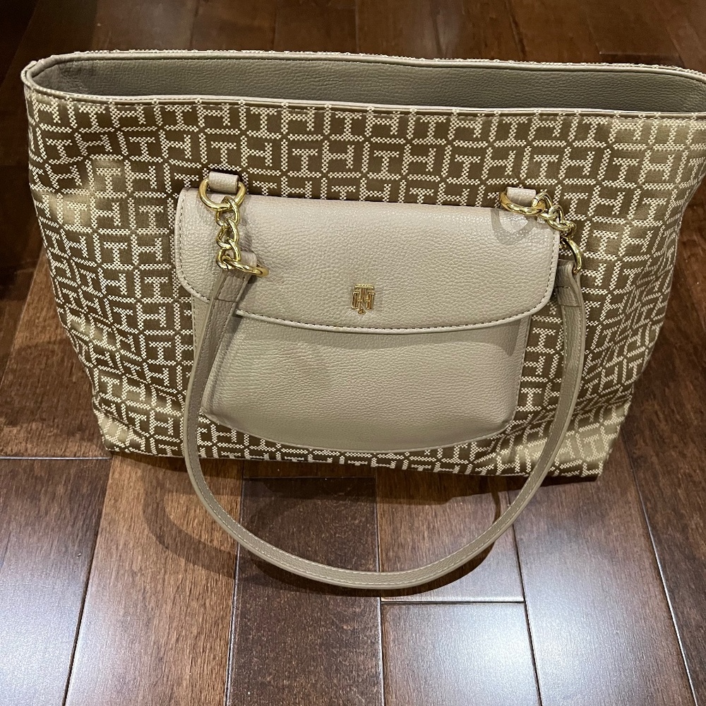 Tommy Hilfiger handbag